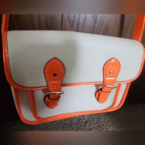 ⚠️DONATING 2/1⚠️Alfa White & Neon Orange Buckle Snap Closure Purse